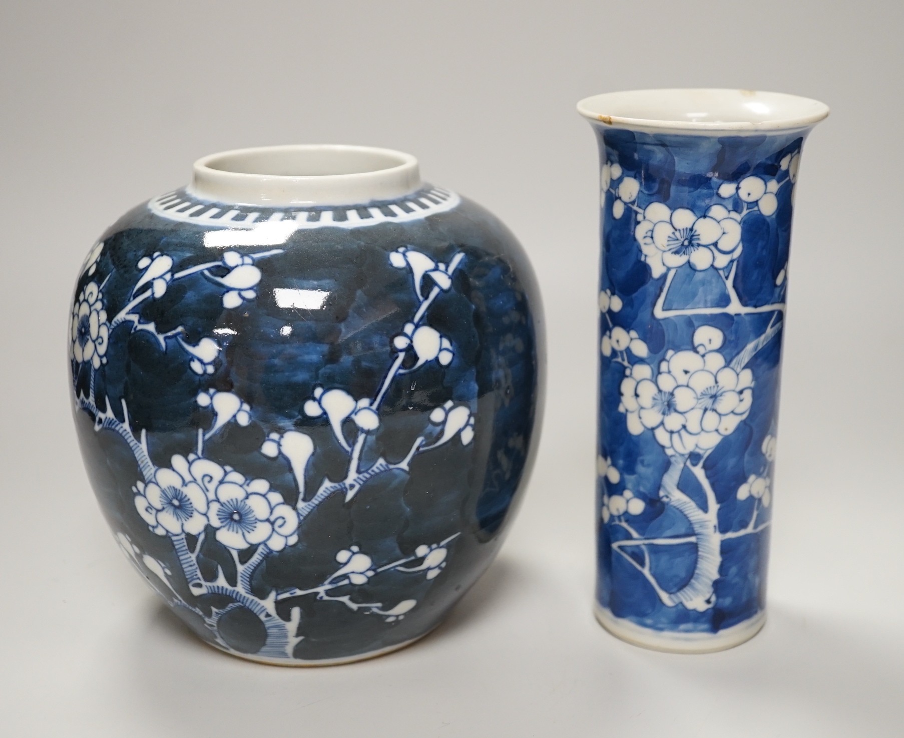 A Chinese blue and white Prunus vase and a jar, late 19th/early 20th century, tallest 19cm